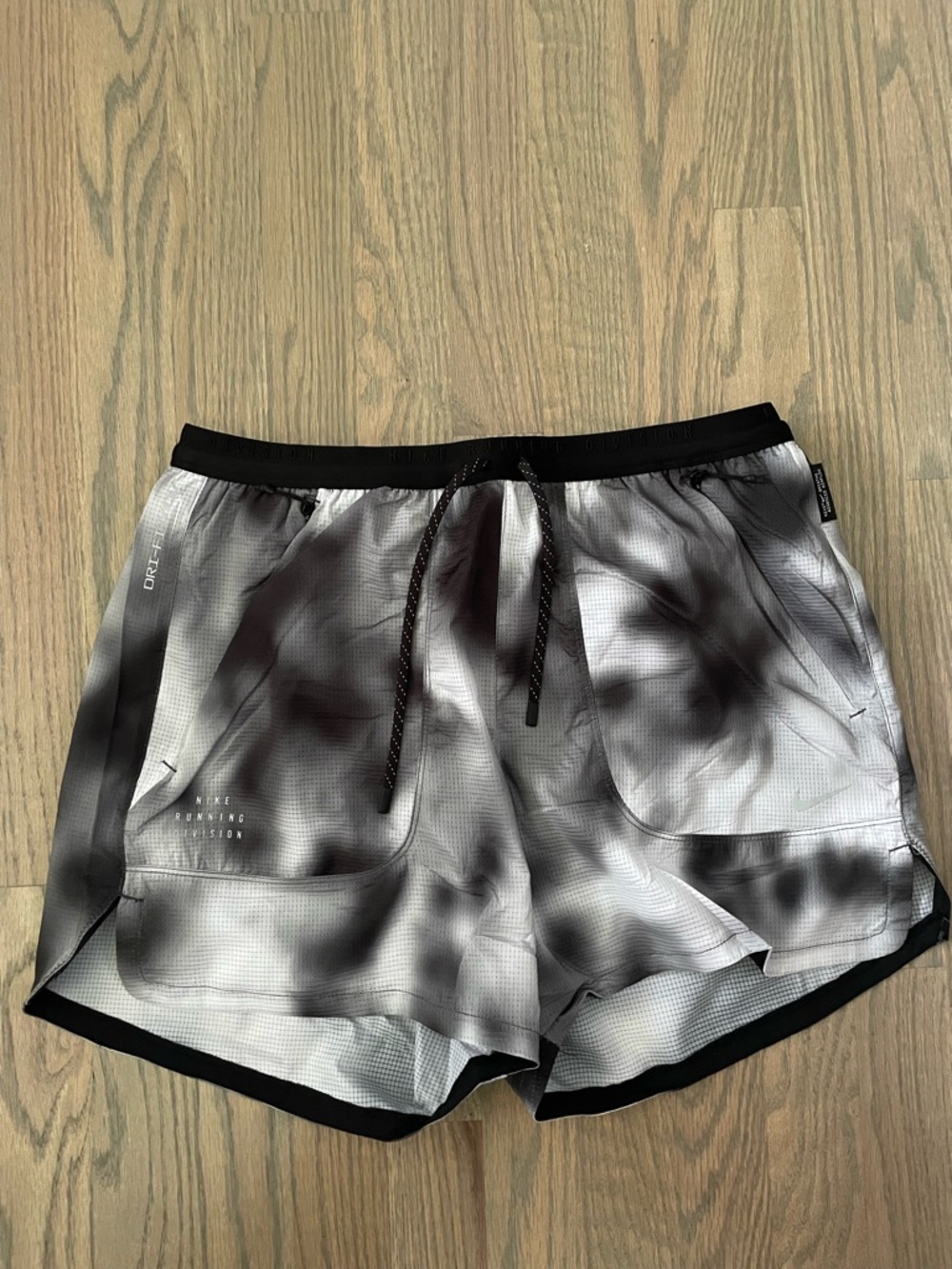 Nike Running Division Breathe Dri-FIT ADV 4''  Shorts Size Medium HJ4150-010